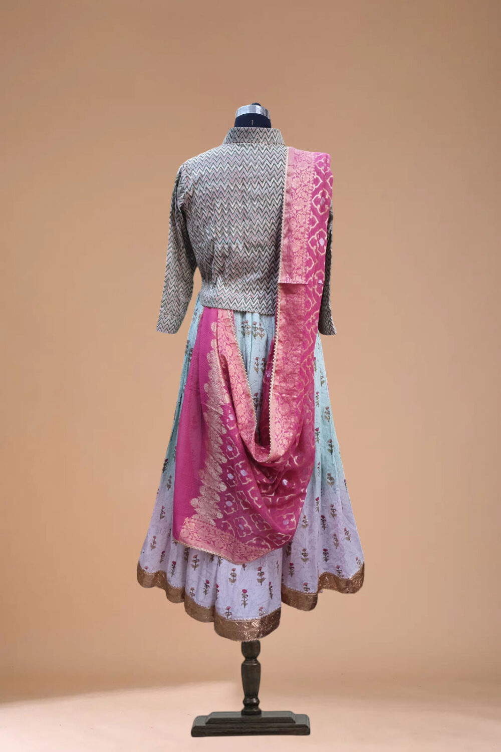 CHOLI WITH DUPATTA - Image 3